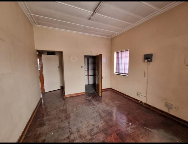 260M² OFFICE TO LET IN ALBERTON NORTH