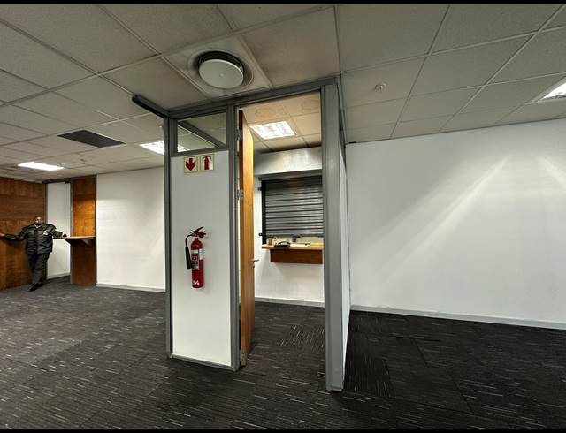 457M² OFFICE TO LET IN SANDTON CENTRAL