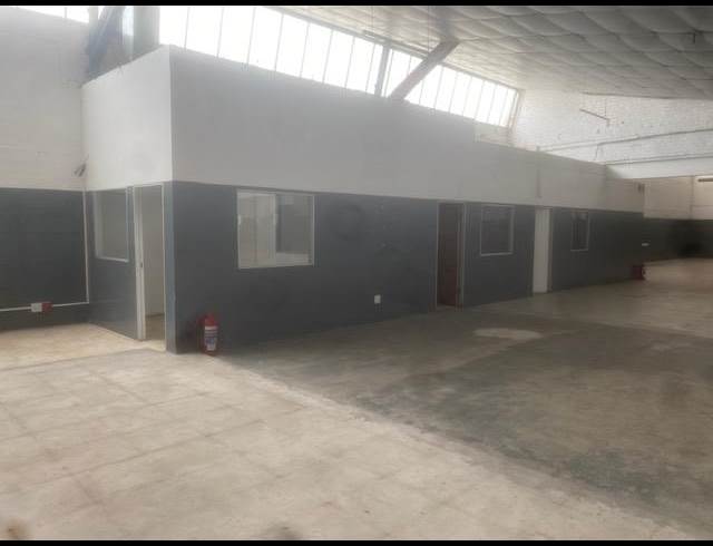 1,614M² WAREHOUSE TO LET IN LANSDOWNE