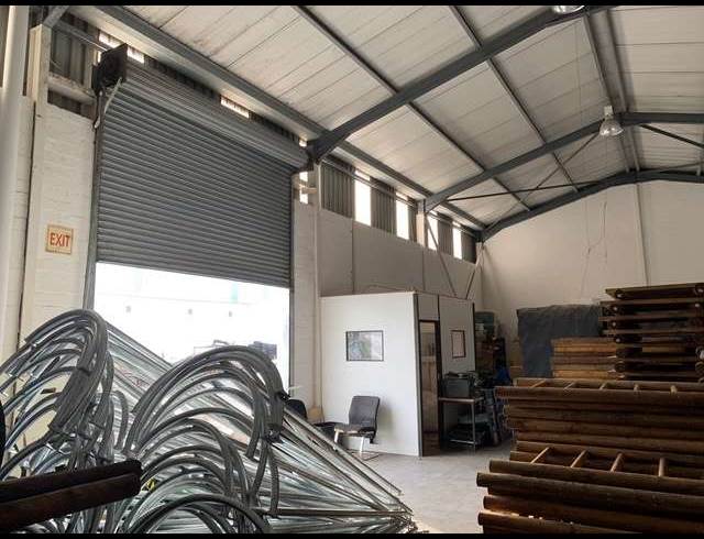 315M² WAREHOUSE RENTED IN CAPRICORN