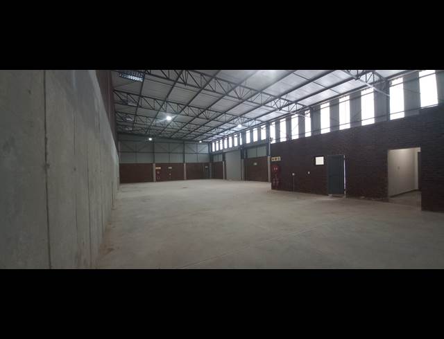 495M² WAREHOUSE TO LET IN LASER PARK