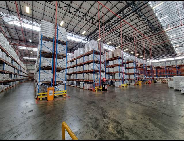 8,470M² WAREHOUSE TO LET IN LINBRO PARK