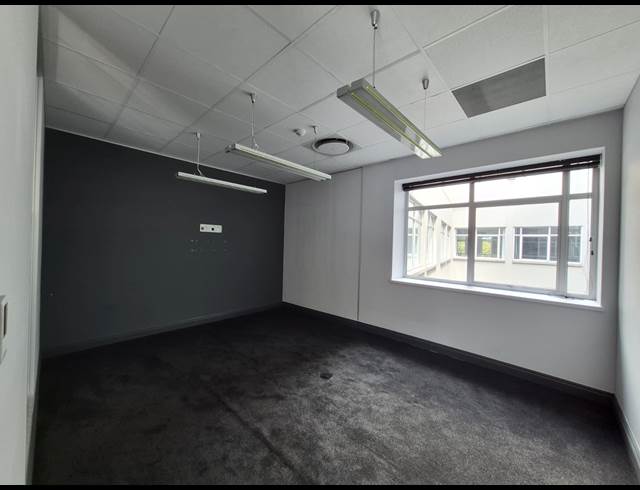 423M² OFFICE TO LET IN SANDTON CENTRAL
