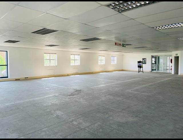 586M² OFFICE TO LET IN VORNA VALLEY