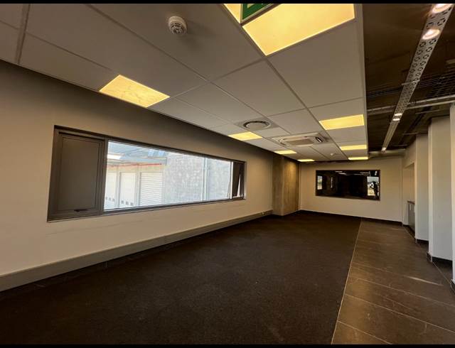 3,503M² FACTORY TO LET IN BLACKHEATH INDUSTRIAL