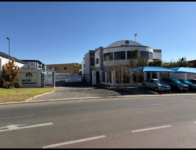1,043M² WAREHOUSE TO LET IN ORMONDE