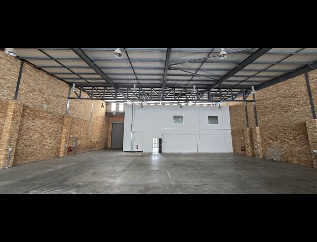 875M² WAREHOUSE TO LET IN NORTH RIDING