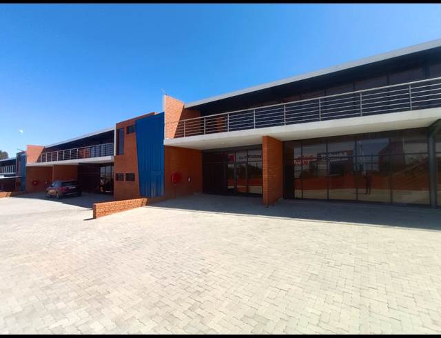 1,303M² WAREHOUSE TO LET IN AEROTON