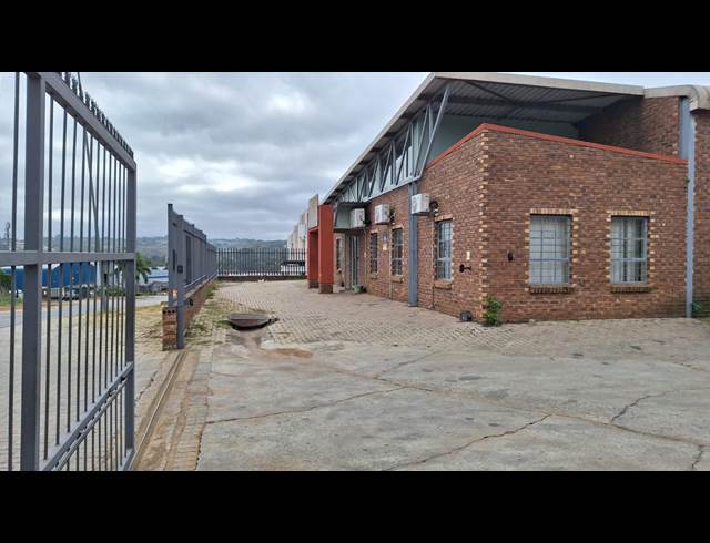 2,000M² WAREHOUSE TO LET IN ROCKY DRIFT