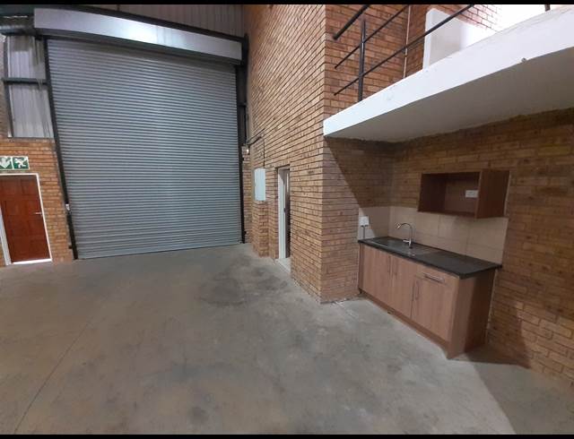 401M² WAREHOUSE TO LET IN LANSERIA