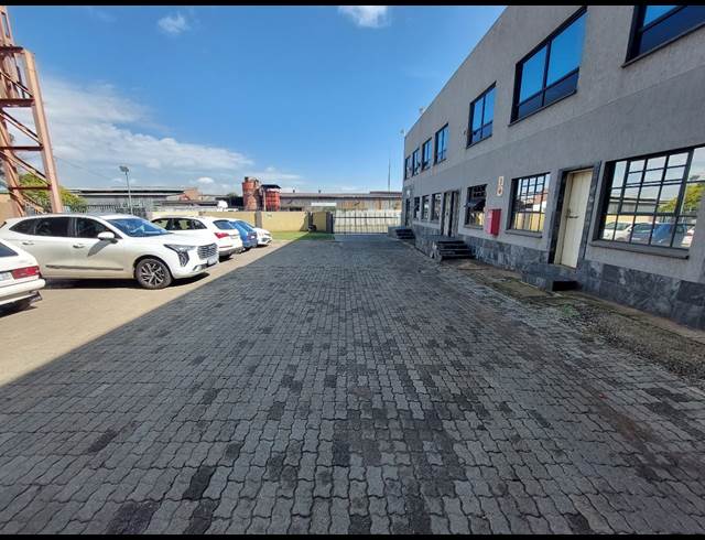 2,000M² FACTORY RENTED IN ANDERBOLT