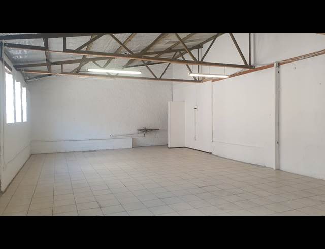 333M² FACTORY TO LET IN SALT RIVER