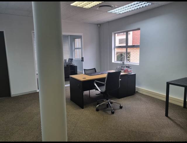 130M² OFFICE TO LET IN NELSPRUIT EXT 1