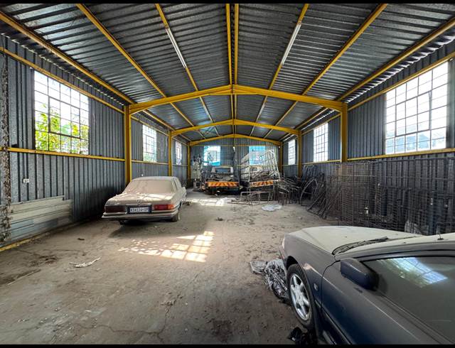 186M² WAREHOUSE TO LET IN STORMILL