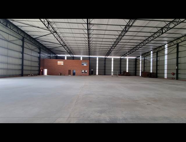 1,610M² WAREHOUSE RENTED IN POMONA