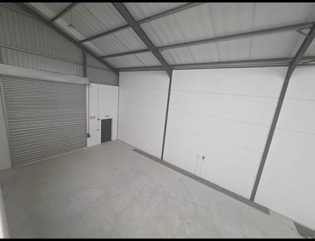 562M² WAREHOUSE TO LET IN FIRGROVE