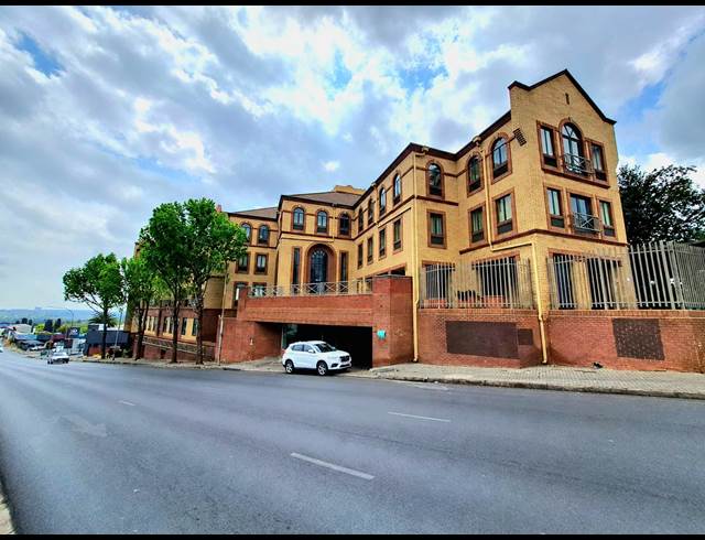 6,233M² OFFICE TO LET IN HYDE PARK