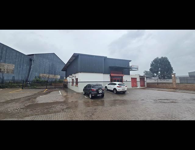322M² WAREHOUSE TO LET IN FACTORIA