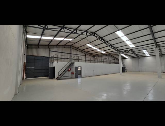 1,094M² WAREHOUSE TO LET IN COSMO BUSINESS PARK