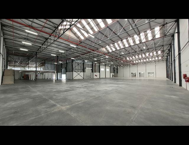 4,900M² WAREHOUSE TO LET IN KILLARNEY GARDENS