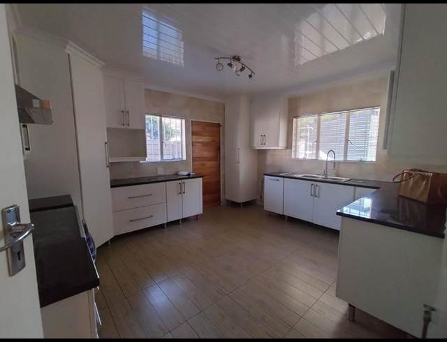3 BEDROOM PROPERTY TO RENT IN GLEN MARAIS