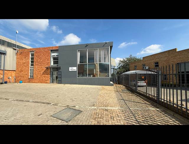 1,030M² WAREHOUSE TO LET IN MEADOWDALE