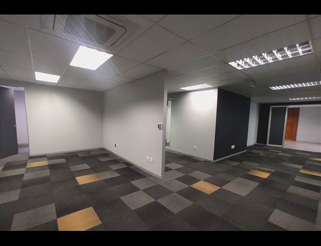 586M² OFFICE TO LET IN BRYANSTON