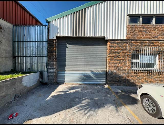 410M² WAREHOUSE TO LET IN STRAND INDUSTRIA