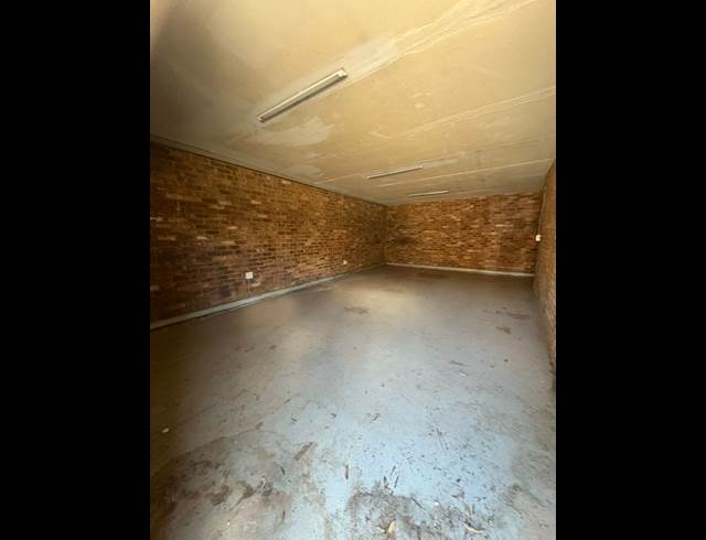 108M² WAREHOUSE TO LET IN GERMISTON NORTH