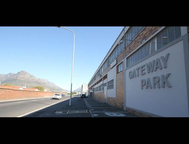 1,820M² WAREHOUSE TO LET IN NDABENI