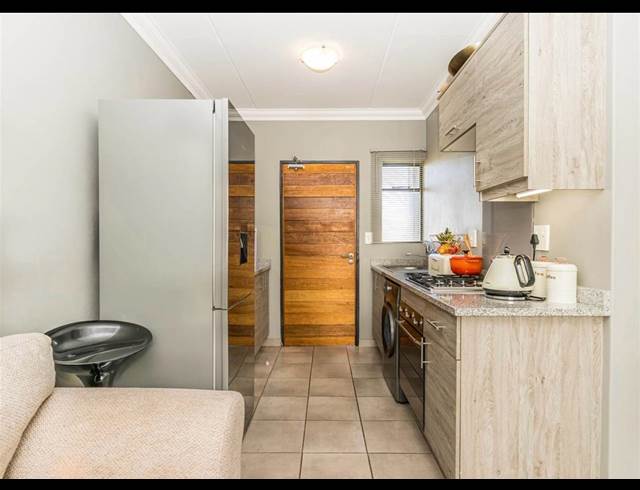 2 BEDROOM APARTMENT RENTED IN NOORDWYK