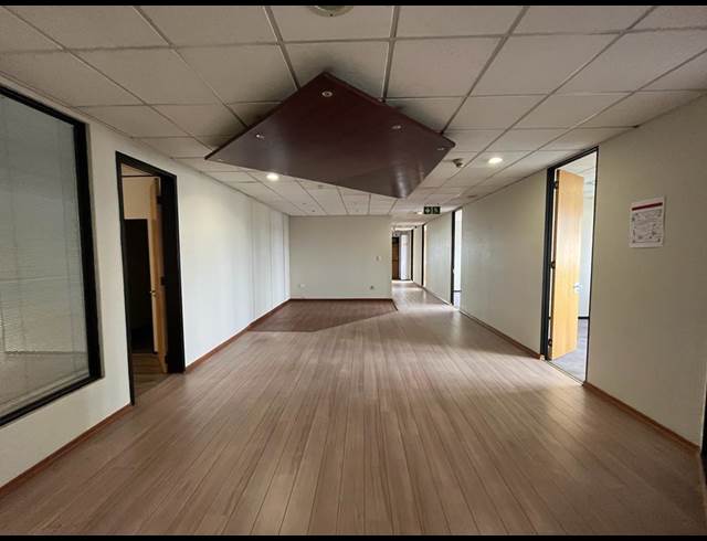 3,651M² OFFICE TO LET IN STEELEDALE
