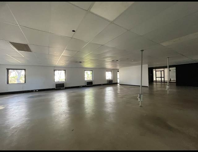 700M² OFFICE TO LET IN BRYANSTON