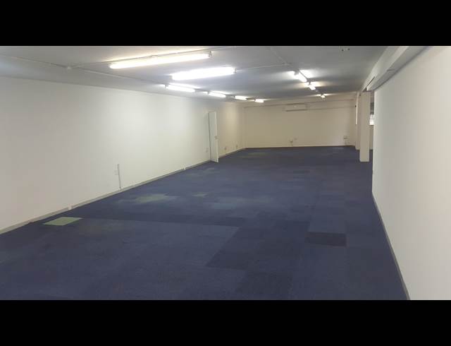 300M² FACTORY TO LET IN STAMFORD HILL