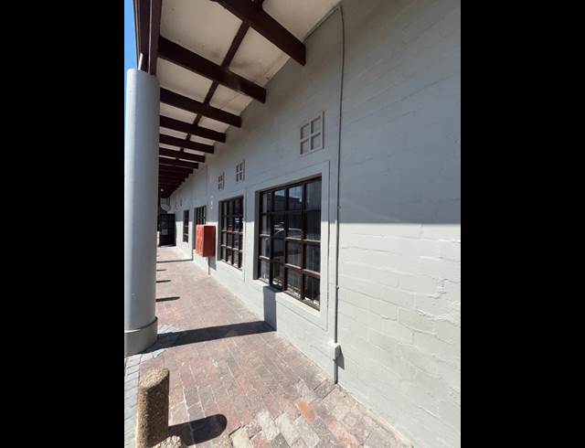 146.50M² OFFICE TO LET IN PEERLESS PARK WEST