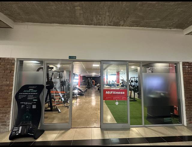 348M² BUSINESS TO LET IN PAARDEN EILAND