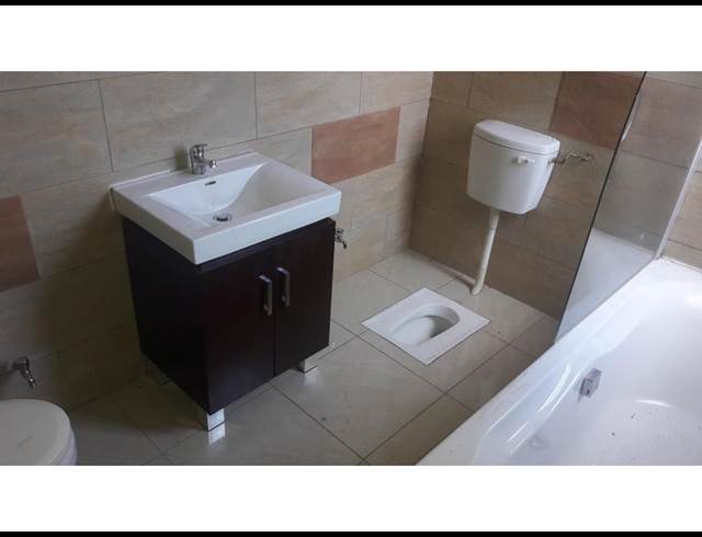 BUSINESS PROPERTY TO RENT IN ESTCOURT
