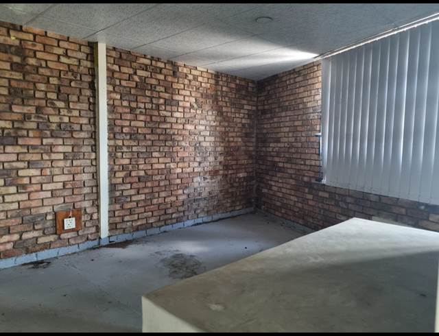 300M² WAREHOUSE TO LET IN NELSPRUIT INDUSTRIAL
