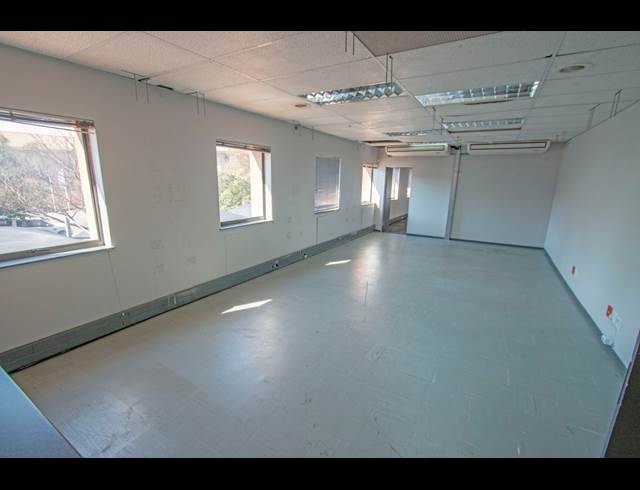 3,230M² WAREHOUSE TO LET IN VORNA VALLEY