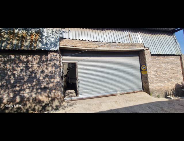 400M² WAREHOUSE TO LET IN HURST HILL