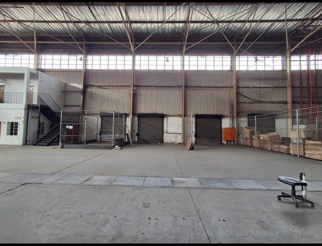8,558M² WAREHOUSE TO LET IN DENVER