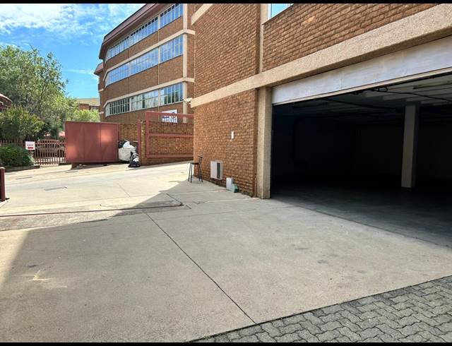 462M² WAREHOUSE TO LET IN WYNBERG