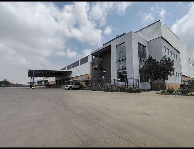 5,860M² WAREHOUSE TO LET IN GOSFORTH PARK