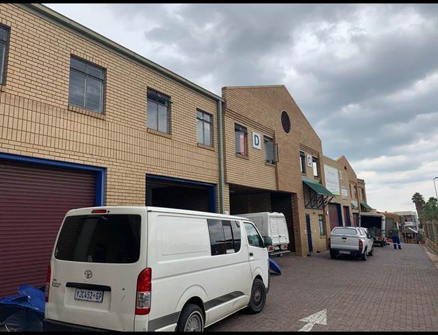 235M² WAREHOUSE TO LET IN STRIJDOMPARK