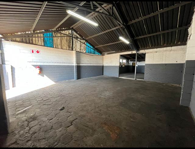 149M² WORKSHOP TO LET IN VULCANIA