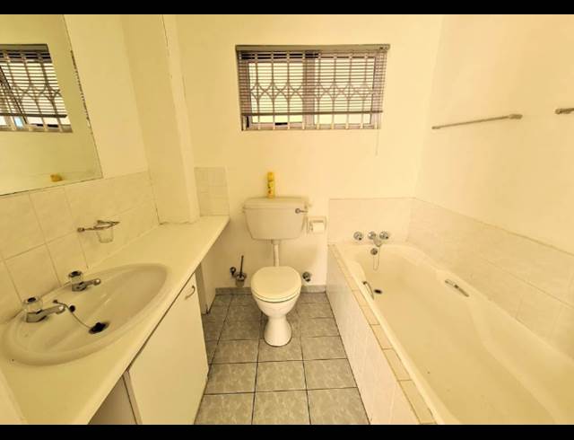 2 bed property to rent in RONDEBOSCH