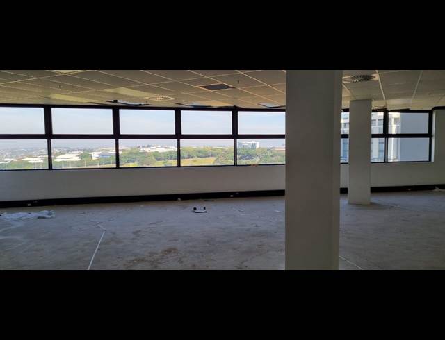 218M² OFFICE TO LET IN LA LUCIA RIDGE