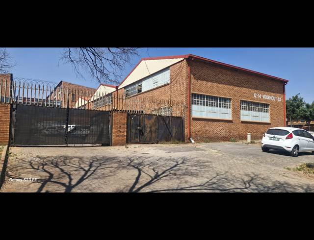 280M² WAREHOUSE TO LET IN TROYEVILLE