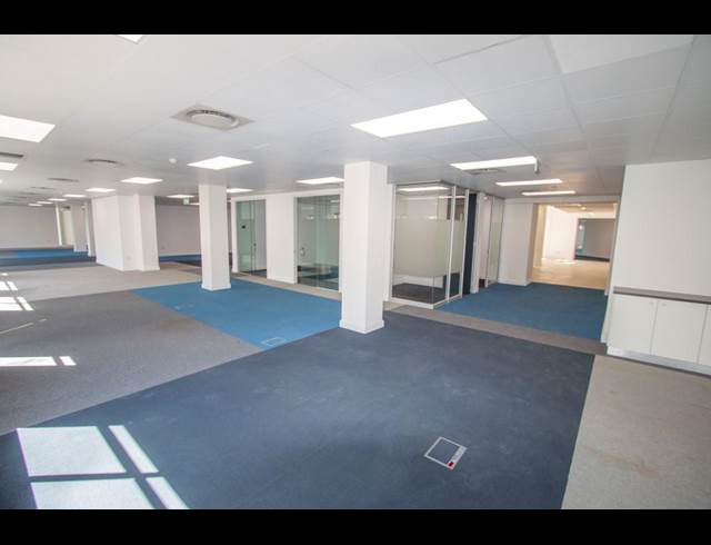 2,000M² OFFICE TO LET IN SANDOWN