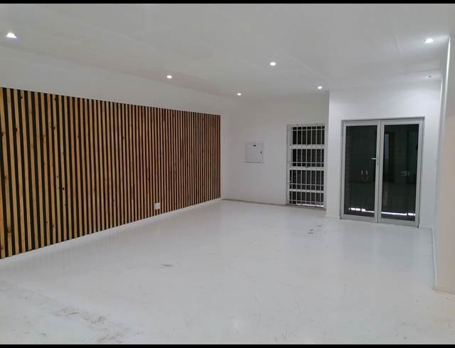 925M² WAREHOUSE TO LET IN PAROW INDUSTRIAL